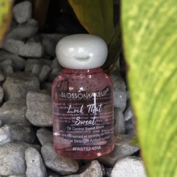 Blossom Makeup lock that sweat