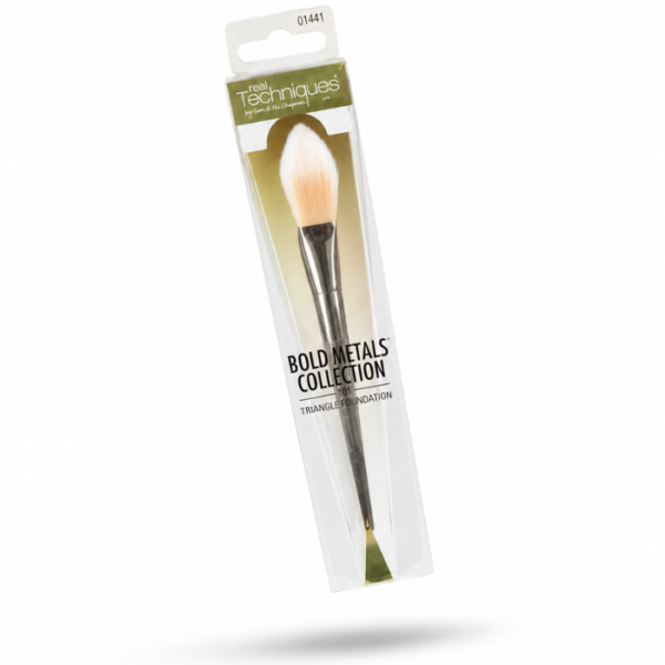 Real techniques bold metals collection - 101 triangle foundation brush