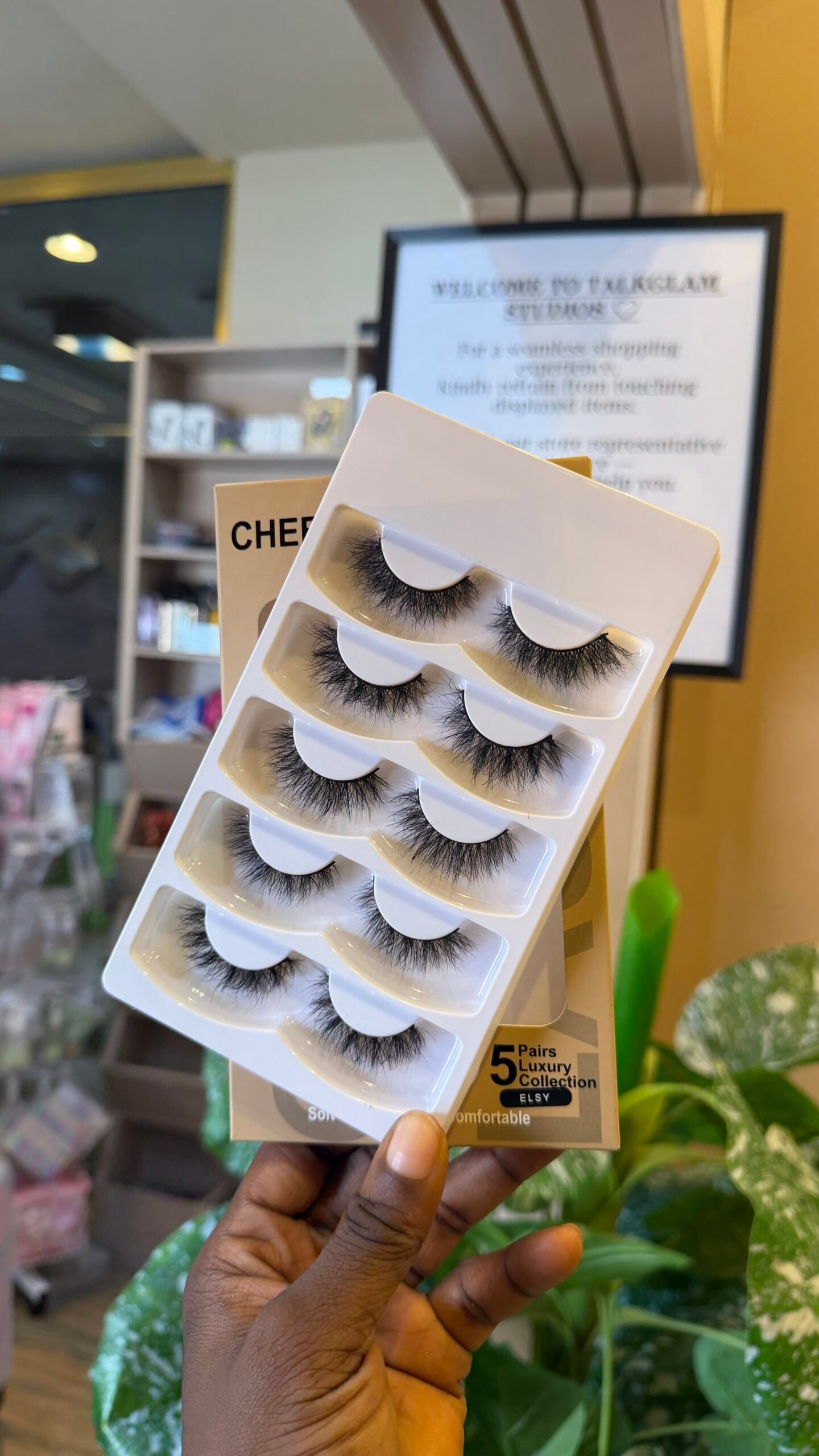 IMG_9223 Chee-Lashes 5 pairs lash set in ELSY - Image 1