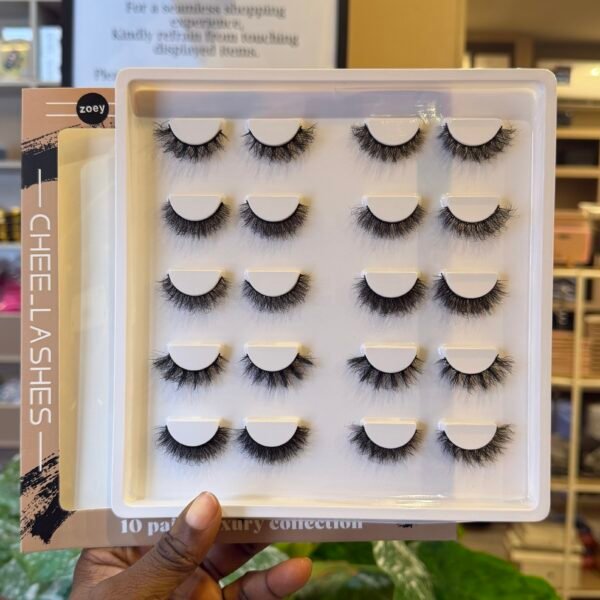 Chee-Lashes 10 pairs lash set in  Zoey