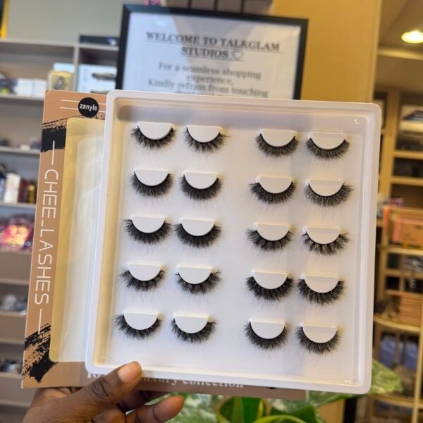 Chee-Lashes 10 pairs lash set in Zanyle