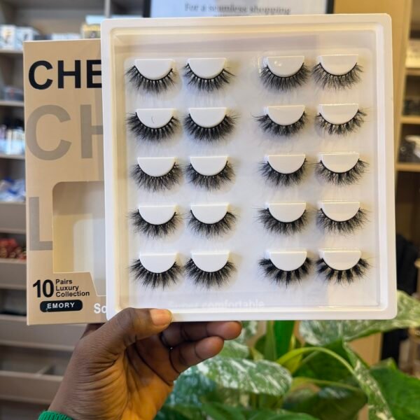 Chee-Lashes 10 pairs lash set in Emory