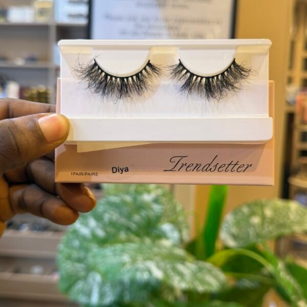 Chee lashes trendsetter luxury Single Lash in Diya