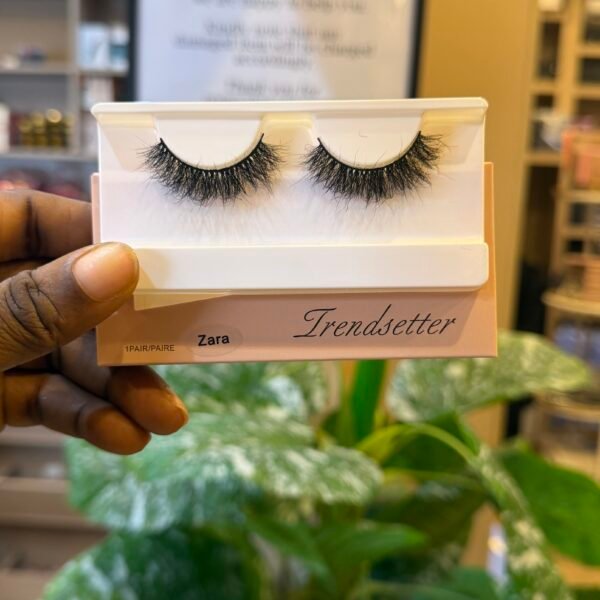 Chee lashes trendsetter luxury Single Lash in Zara
