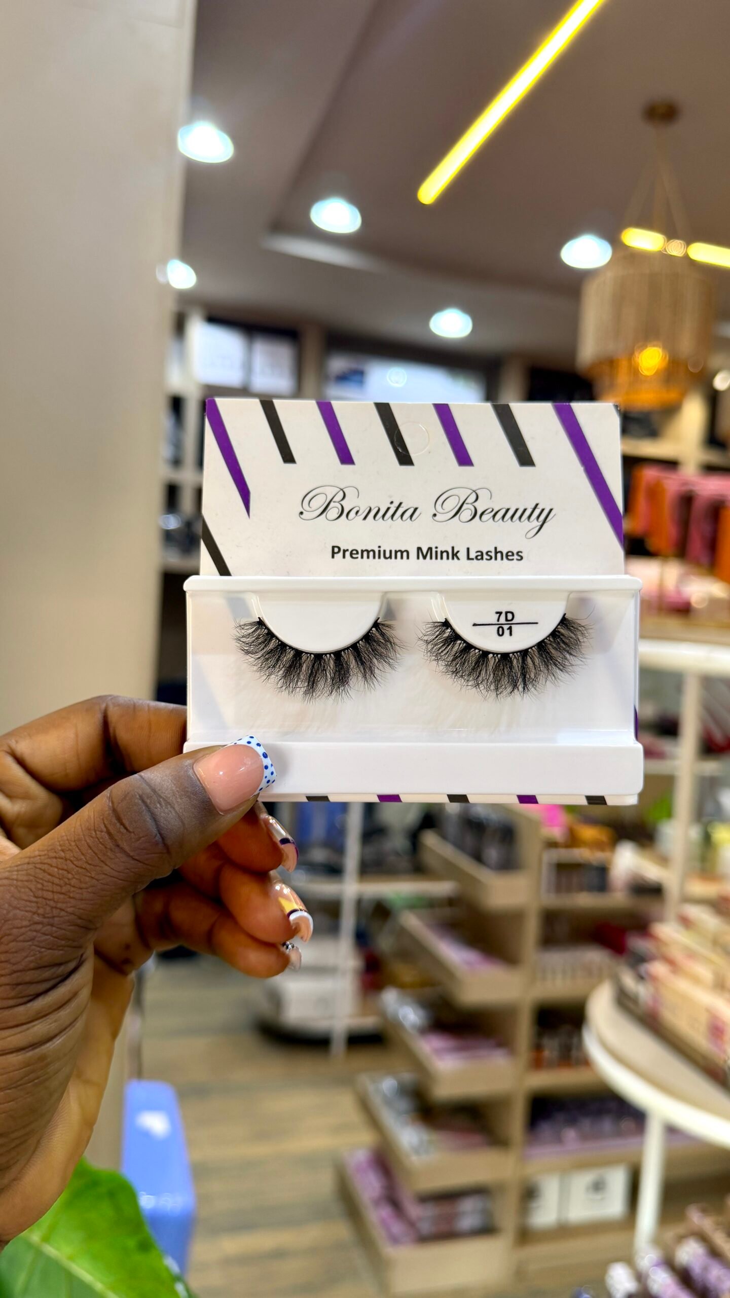IMG_9357 Bonita Beauty Single mink lash in 7D/01 - Image 1