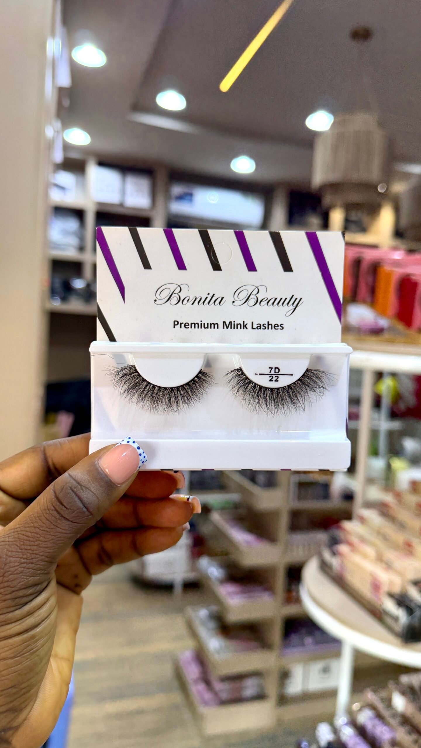 IMG_9358 Bonita Beauty Single mink lash in 7D/22 - Image 1