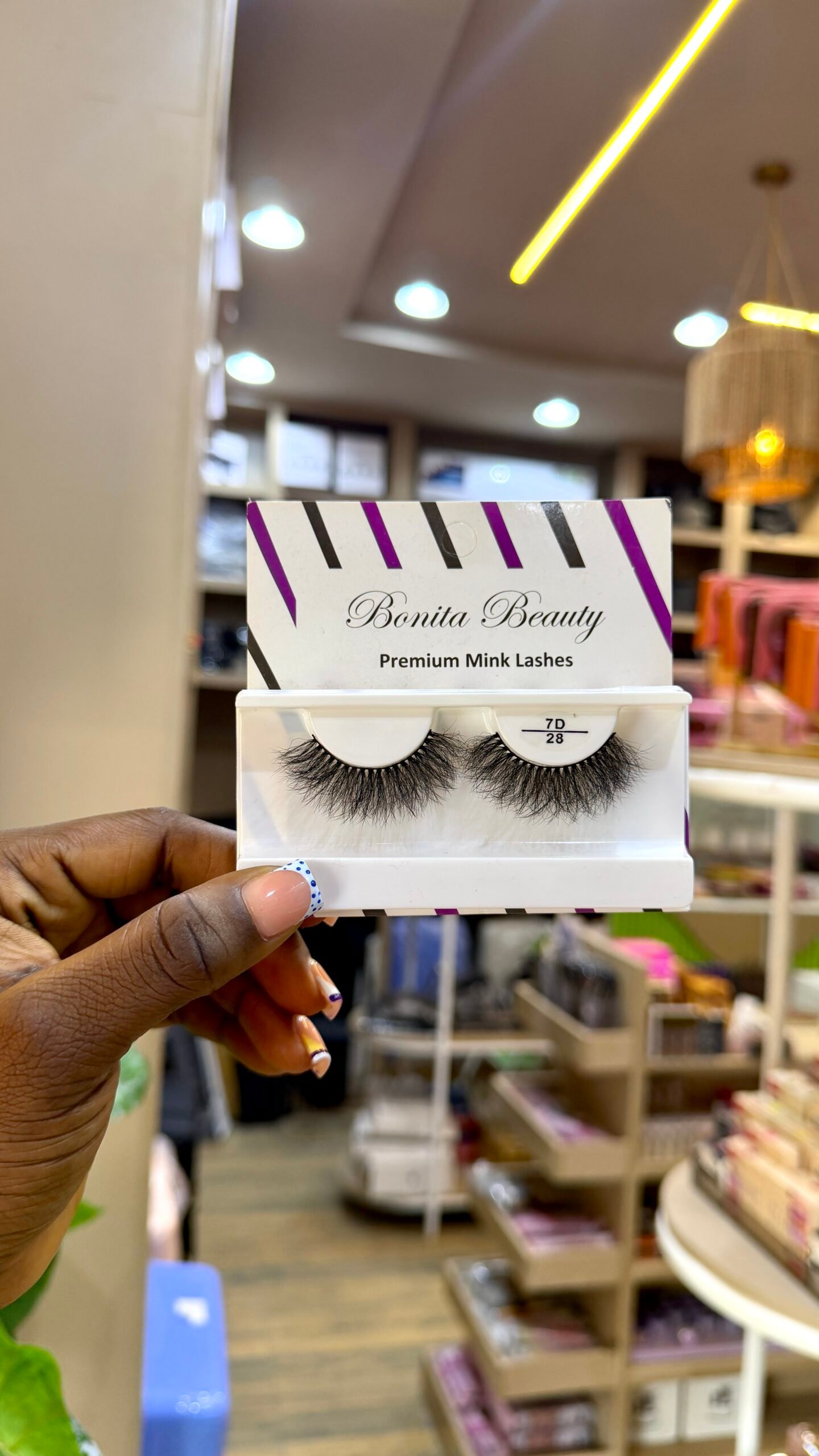 IMG_9359 Bonita Beauty Single mink lash in 7D/28 - Image 1