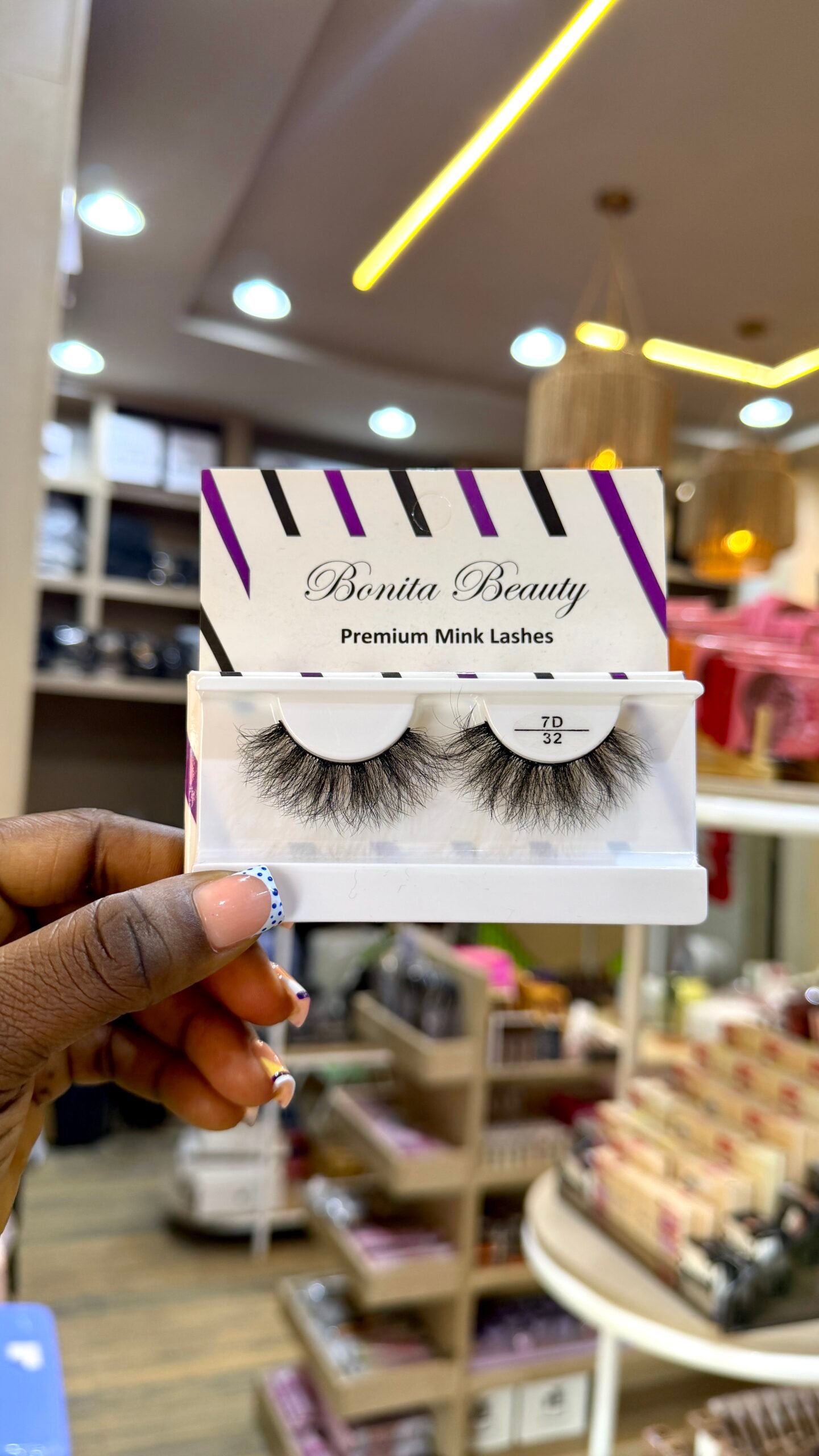 IMG_9360 Bonita Beauty Single mink lash in 7D/32 - Image 1